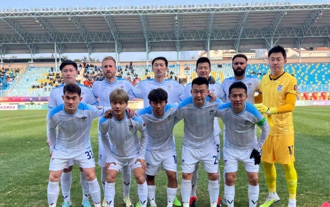 喜讯！大连英博队官宣炸裂消息，确认昔日功勋锋霸去法甲球队进修